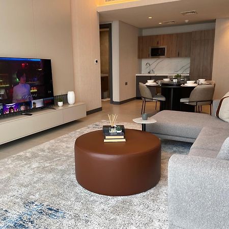 Hotel Charthouse Bahrain Manama Exterior foto A living room in a typical apartment