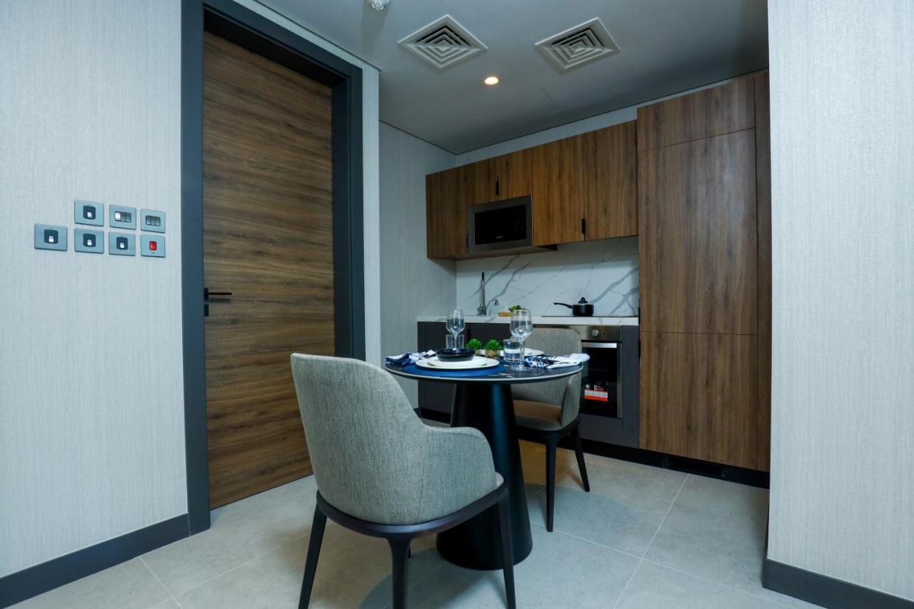 Hotel Charthouse Bahrain Manama Exterior foto Kitchenette