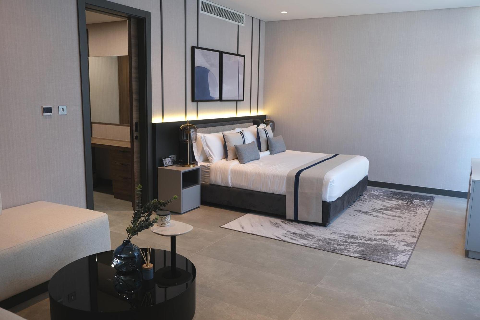 Hotel Charthouse Bahrain Manama Exterior foto A bedroom at the hotel